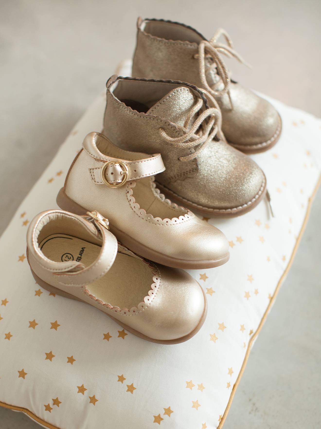 Bottines lacées cuir bébé fille - or, Chaussures