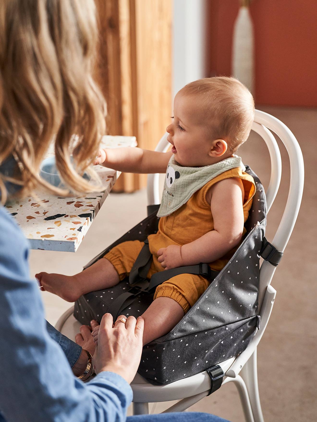 Le réhausseur de chaise enfant - Bébés et Mamans