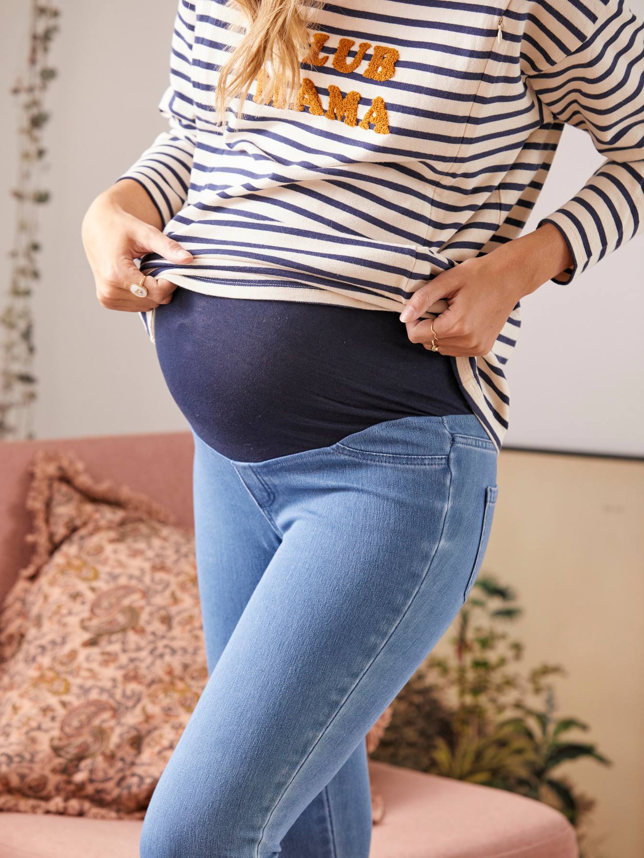https://media.vertbaudet.com/Pictures/vertbaudet/244870/seamless-treggings-denim-effect-for-maternity.jpg