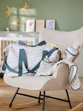 Nursery-Weekend Changing Bag with Print: La Vie est Pleine de Surprises