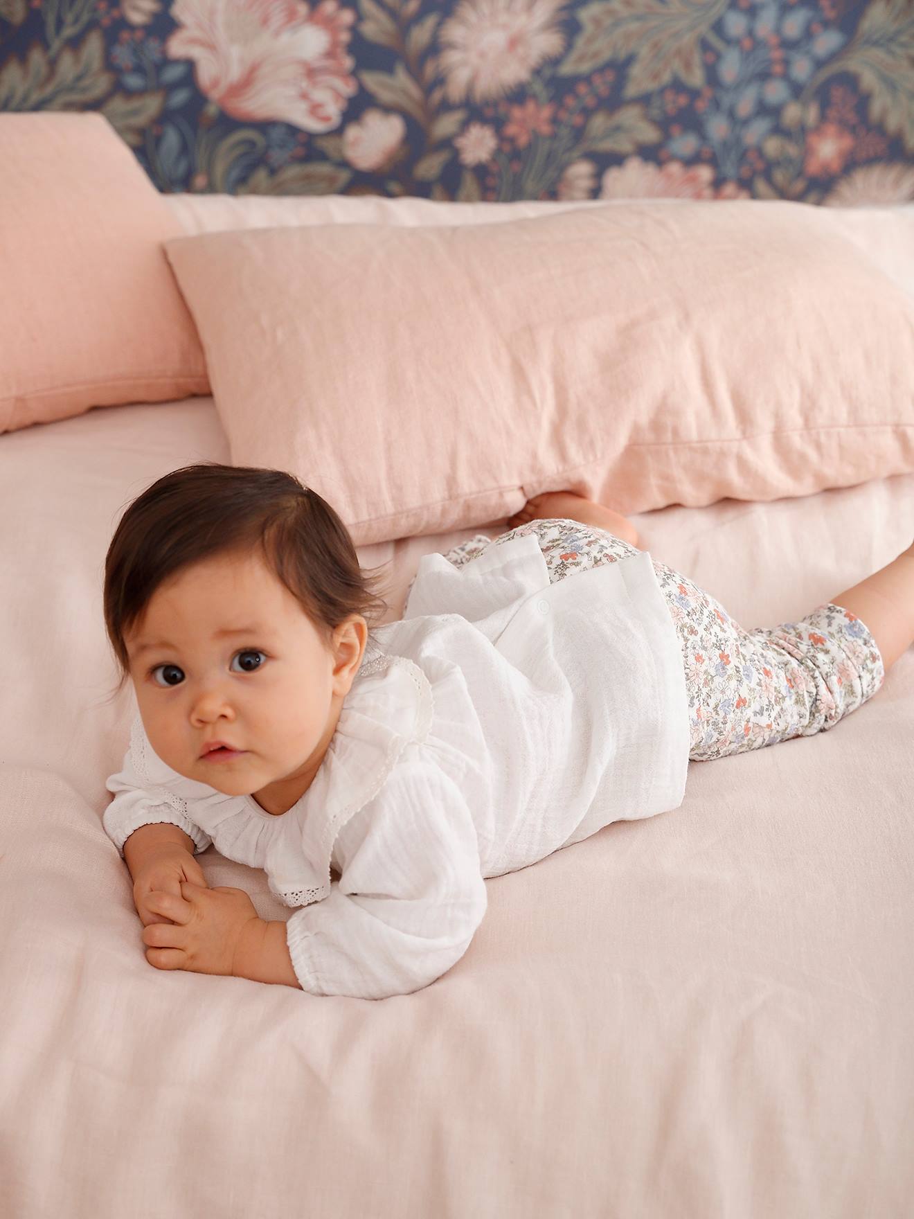 Cotton Gauze Blouse with Frilly Collar for Baby - ecru