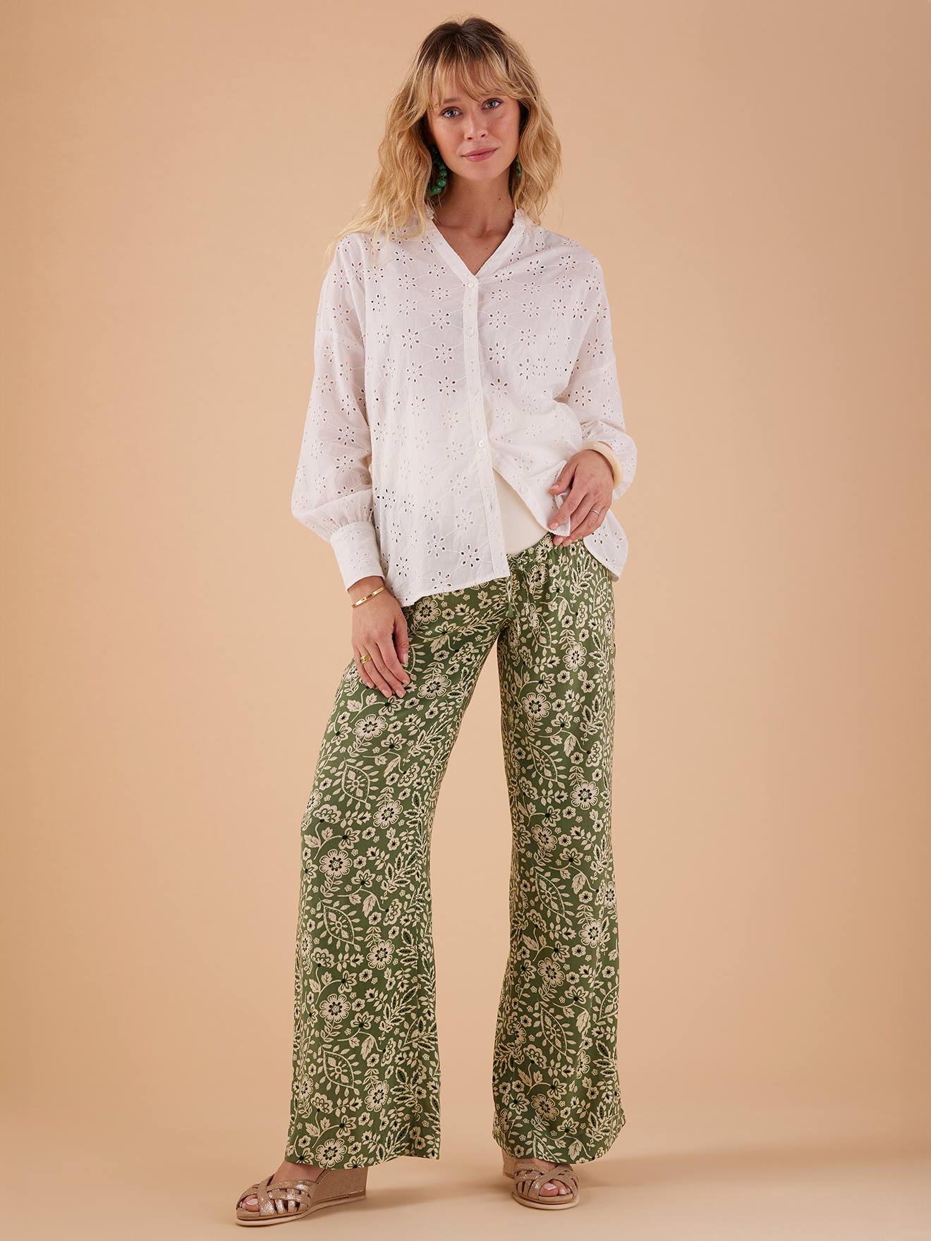 Pantalon fluide grossesse motif fleurs vert, Vêtements de grossesse