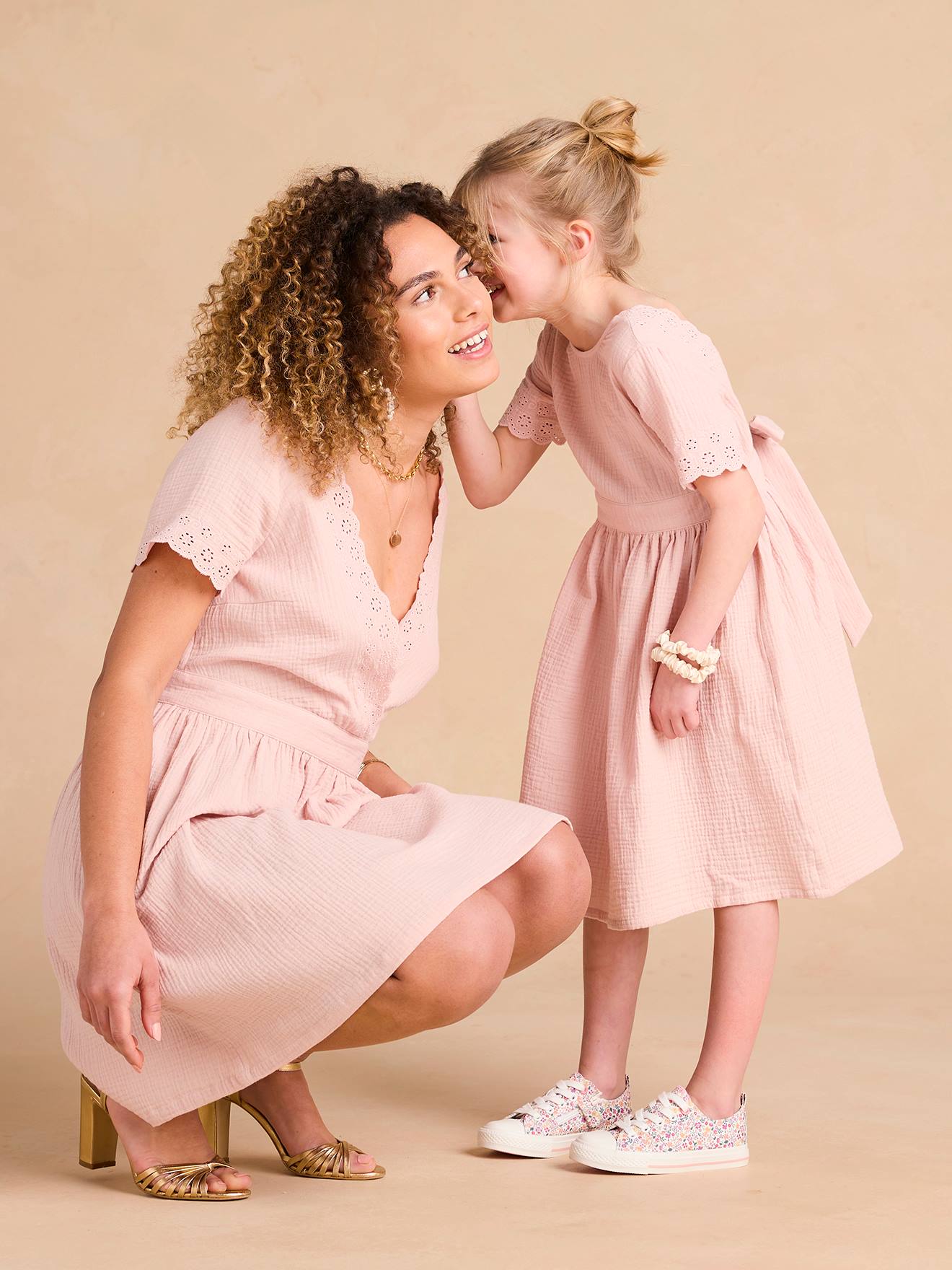 mom and daughter pink dress Pink Princess Long Sleeve Lace Mother Daughter Matching Gowns MGD154