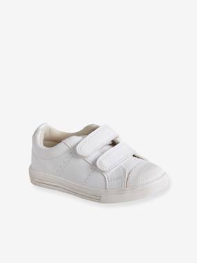-Trainers With Touch N Close Fastening