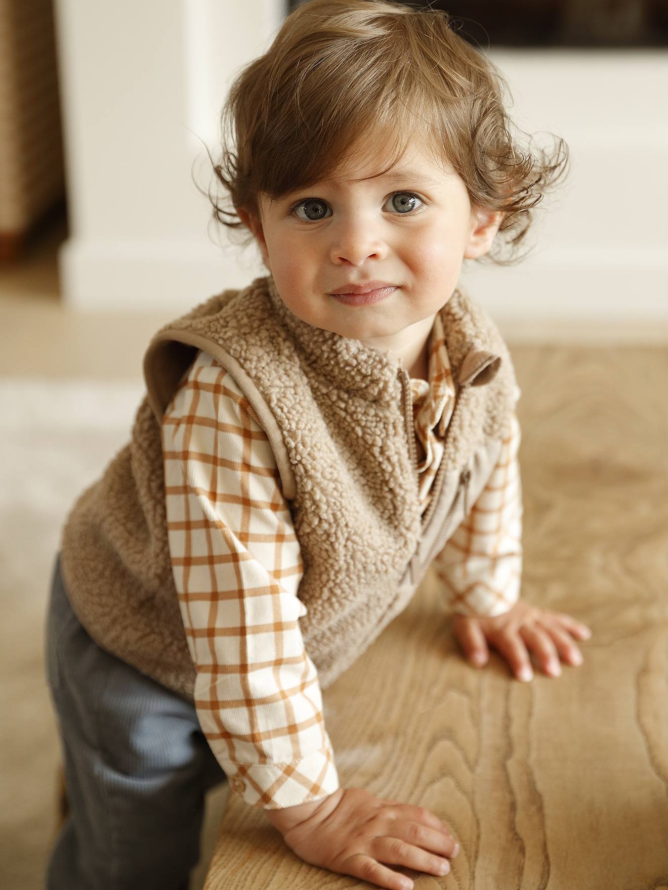 Sherpa sleeveless cardigan for babies - taupe, Baby