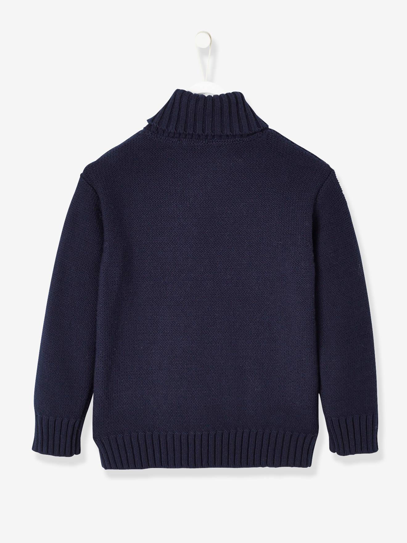 navy blue jumper with white collar