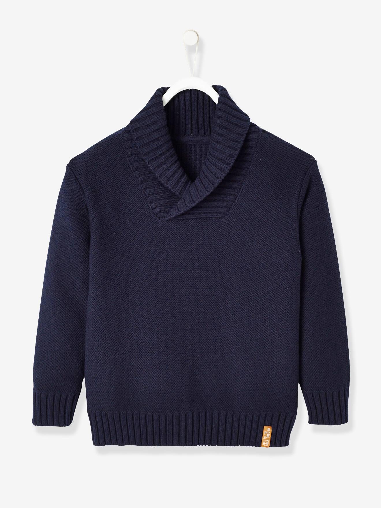 navy blue jumper with white collar