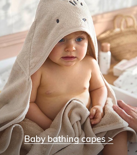 Baby bathing capes